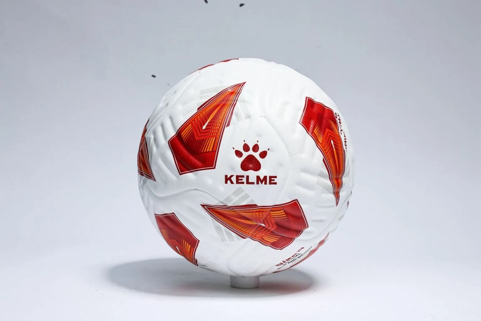 Kelme Razorclaw (Thermal Bonded)