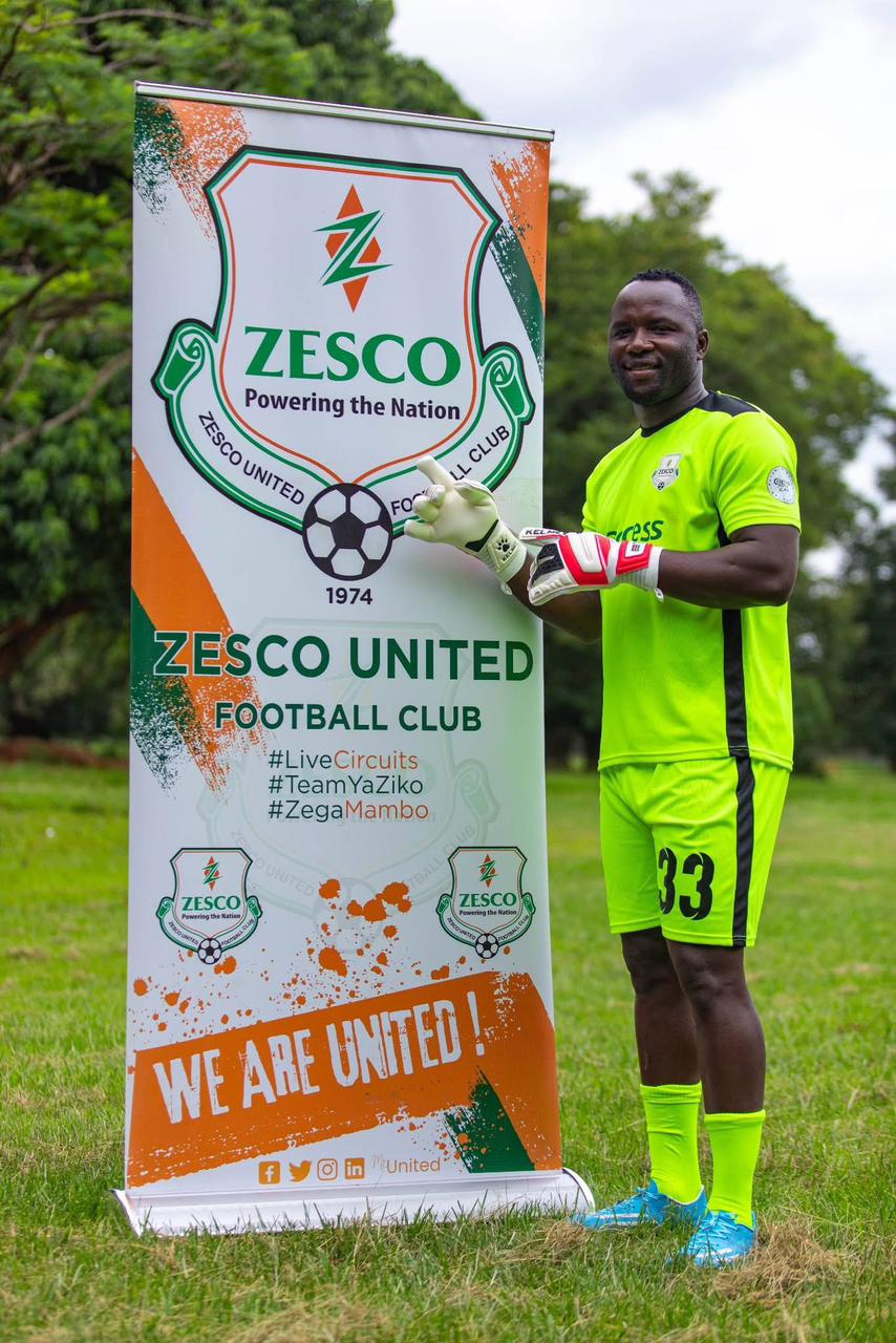 Levis Opiyo wearing Kelme K-Paw gloves